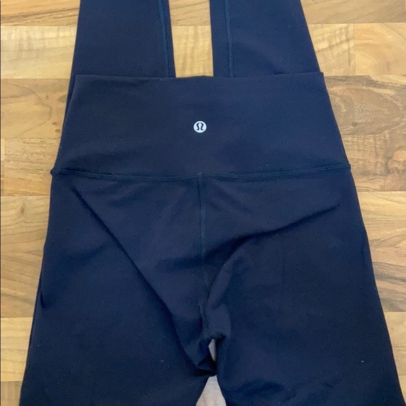 Dark Blue Lululemon Wunder Under 28” length - Picture 2 of 4